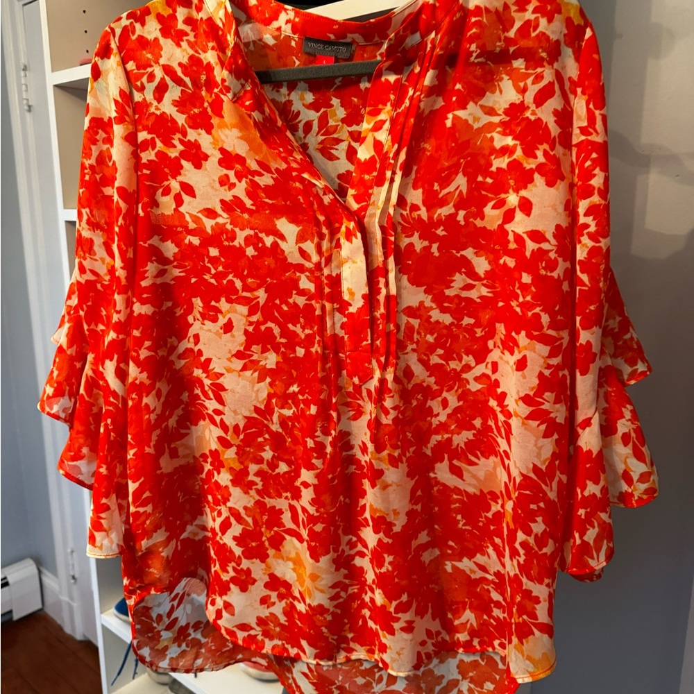 Great spring blouse with feminine touches